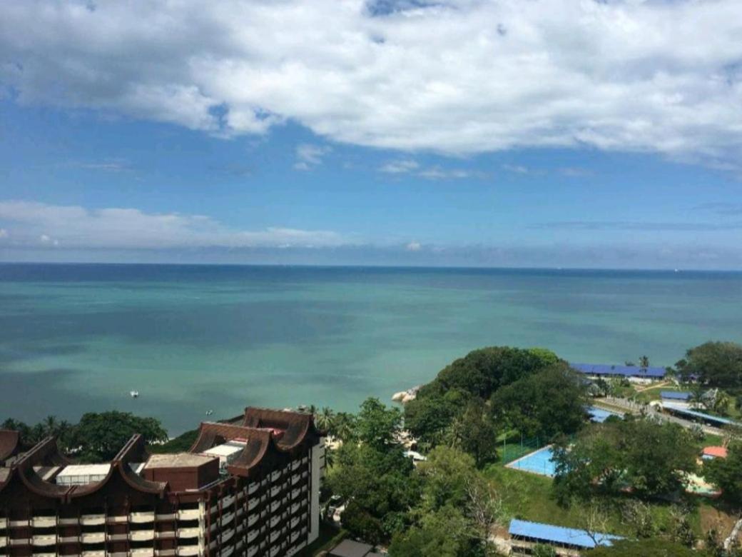 Executives Pantai Seaview Batu Ferringhi 2704 - 2 Bedrooms Kültér fotó